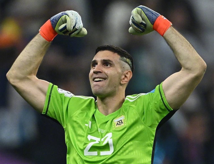 英超赛场：维拉力克曼城，马丁内斯豪情抒怀