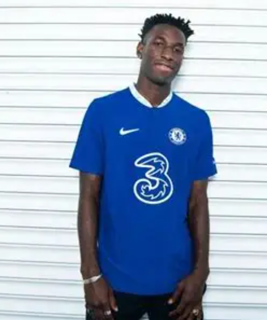 拜仁慕尼黑引援策略调整:杰克逊或离队,凯恩替补成新焦点