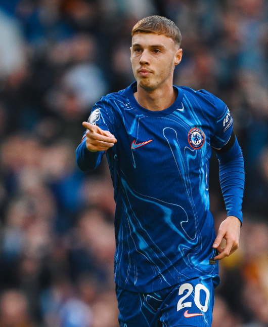 帕尔默晒切尔西百场纪念球衣:回顾过往,展望未来征程