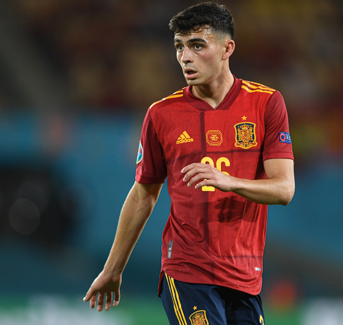 佩德里伤缺致巴萨中场受损，球队积极调整应对多线<a href='https://www.www.nairuan.cn/news/tag/1129453.html' style='color: blue;'>挑战</a>