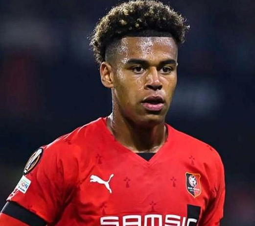 巴黎圣日耳曼锋将杜埃伤情动态与赛事影响分析