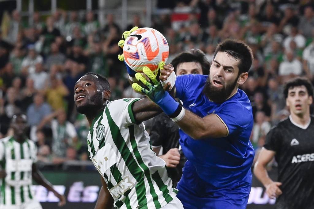 黑马主场硬撼蓝军,欧冠生死局谁主沉浮