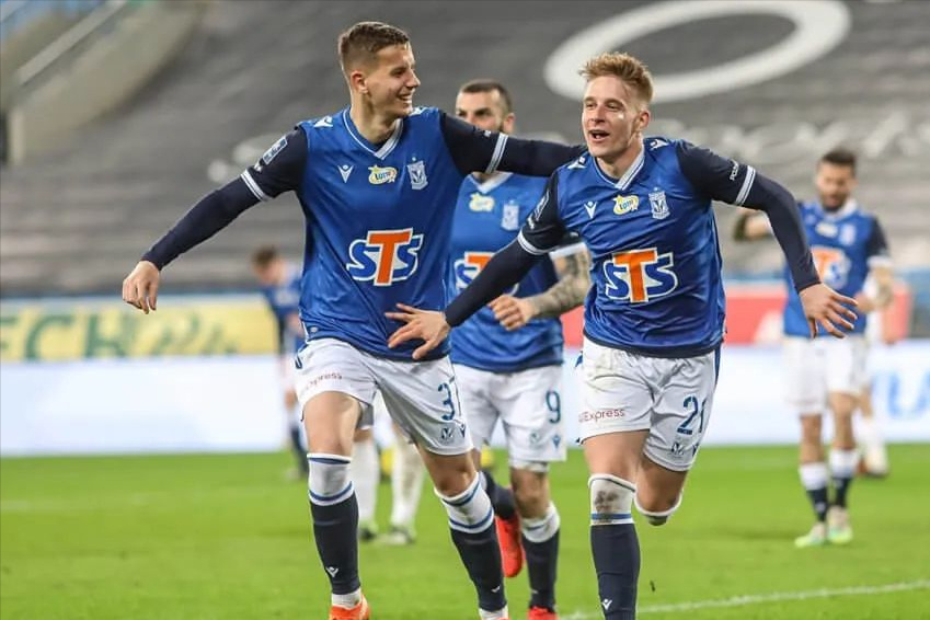 黑马主场战蓝军，欧冠生死局谁主沉浮