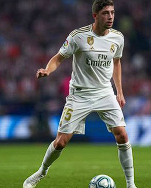 <a href='https://www.www.nairuan.cn/news/tag/286.html' style='color: blue;'>皇马</a>阵容变动:琼阿梅尼伤退,巴尔韦德重归中场核心位