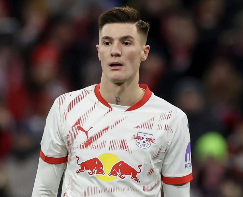 曼联伤病与休赛期安排：球员动态及训练规划全解析