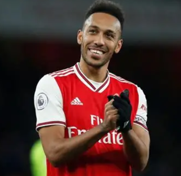 奥巴梅杨自述转会历程:切尔西之憾与<a href='https://www.www.nairuan.cn/news/tag/258.html' style='color: blue;'>巴萨</a>、马赛情缘