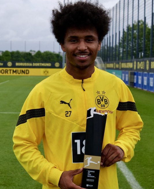 曼联接触阿德耶米经纪人,多特面临球员去留<a href='https://www.www.nairuan.cn/news/tag/1129453.html' style='color: blue;'>挑战</a>