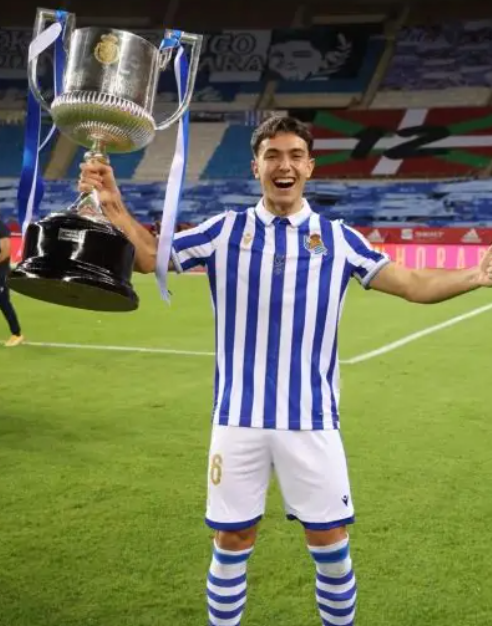 苏维门迪:<a href='https://hbsyzdh.com/news/tag/328.html' style='color: blue;'>足球</a>与象棋交织的成长之路