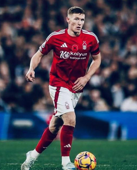 曼联明夏中场引援规划：埃利奥特&middot;安德森成首选，多线出击补强阵