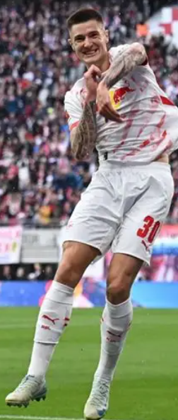 舍什科伤病牵动曼联锋线，球队阵容调整迎<a href='https://www.www.nairuan.cn/news/tag/1129453.html' style='color: blue;'>挑战</a>