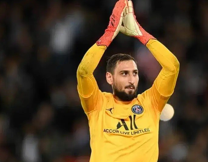 多纳鲁马：哈兰德助力加盟曼城，<a href='/news/tag/267.html' style='color: blue;'>英超</a>征程感恩同行