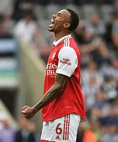 北伦敦德比前夕：阿森纳后防核心伤缺，阿尔特塔谈应对之策