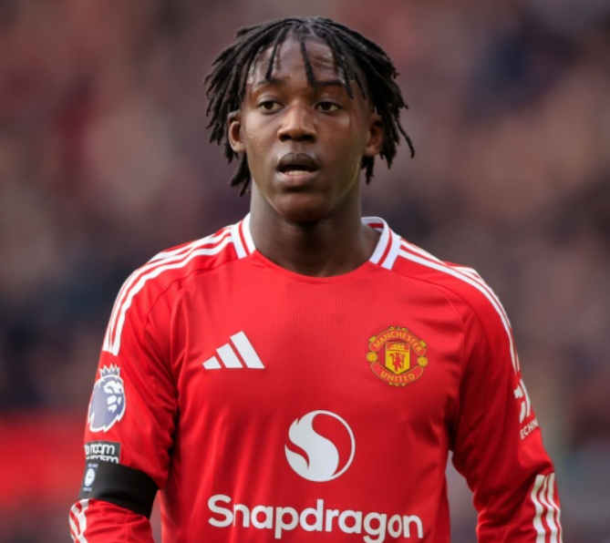 曼联中场梅努归队：现状、困境与未来展望