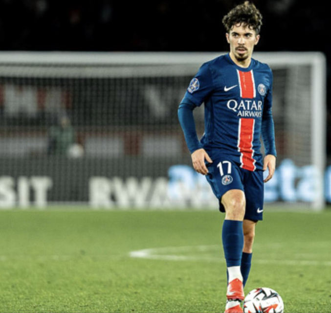 欧冠激战：维蒂尼亚帽子戏法助力巴黎逆转，畅谈赛场感悟