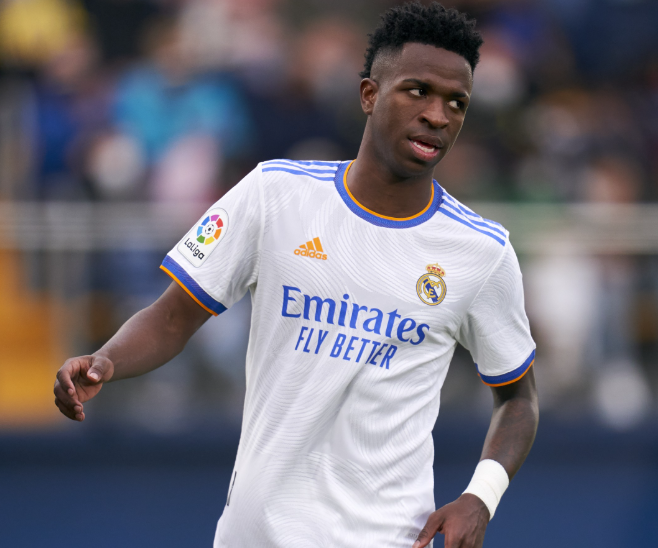 维尼修斯转会风云:曼联利物浦竞逐,皇马未来存疑