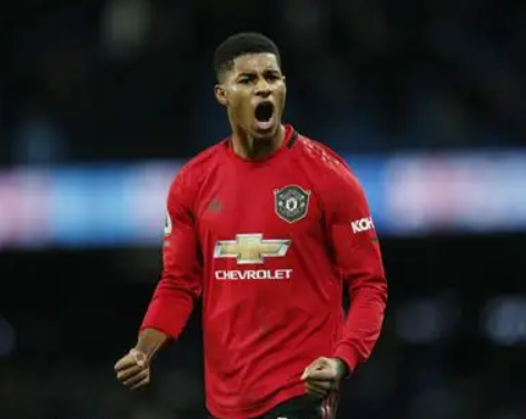 曼联重建进行时:阵容调整与转会风云