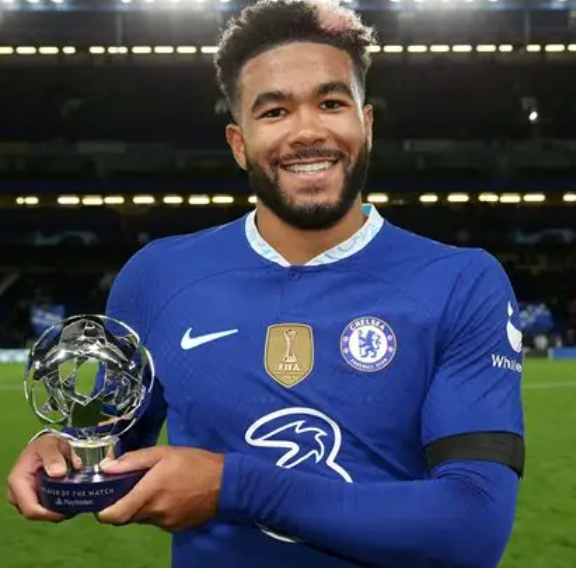 英超切尔西:少一人鏖战,团结与拼搏铸就坚韧防线