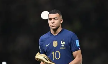 姆巴佩欧冠单场大四喜：创多项纪录书写辉煌篇章