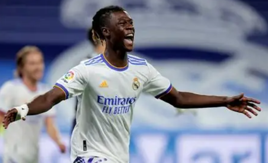 利物浦将卡马文加列中场引援首选,多队竞逐这位法国中场新星