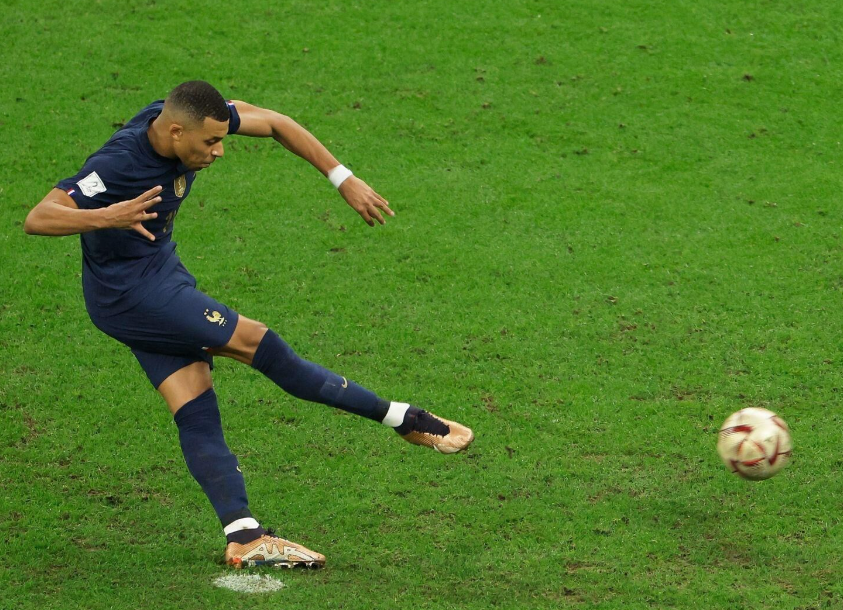 斯内德谈金球奖:姆巴佩2026年夺冠可期