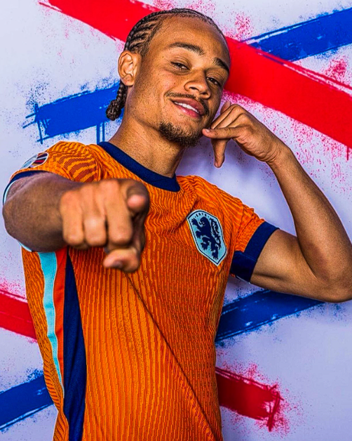 热刺胜局剖析:弗兰克盛赞球队全方位表现与西蒙斯闪光