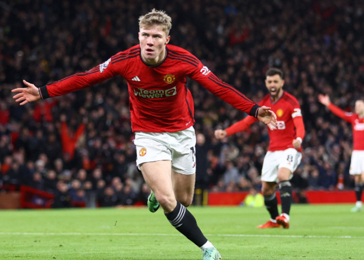 霍伊伦闪耀意甲:那不勒斯新锋霸的崛起与转会风云